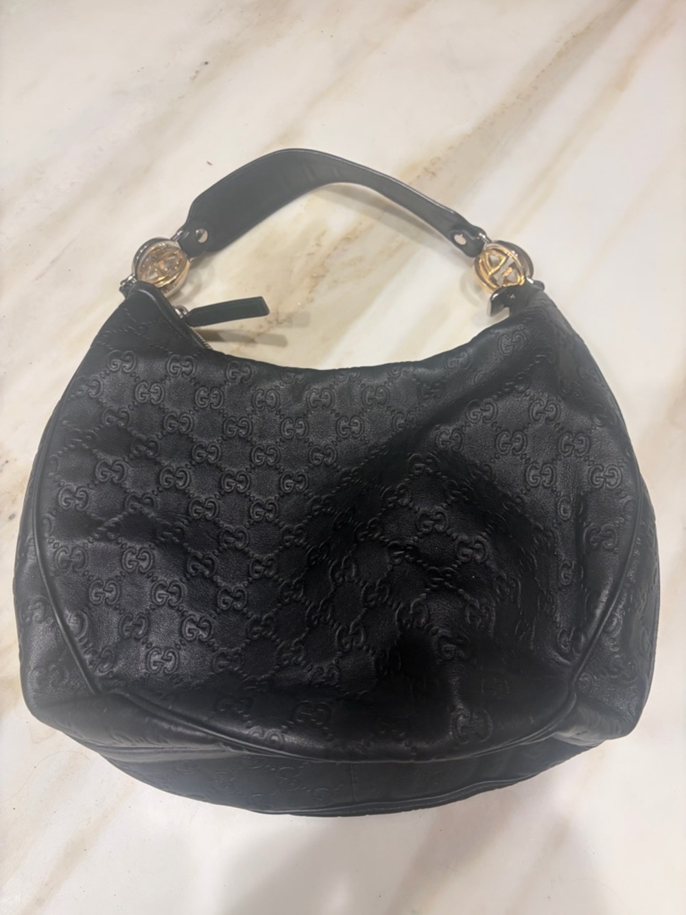 gucči purse worn a couple times - Picture 2 of 4